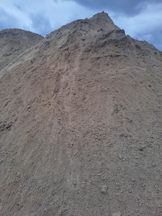 Ziemia ogrodowa, przesiewana pod trawnik