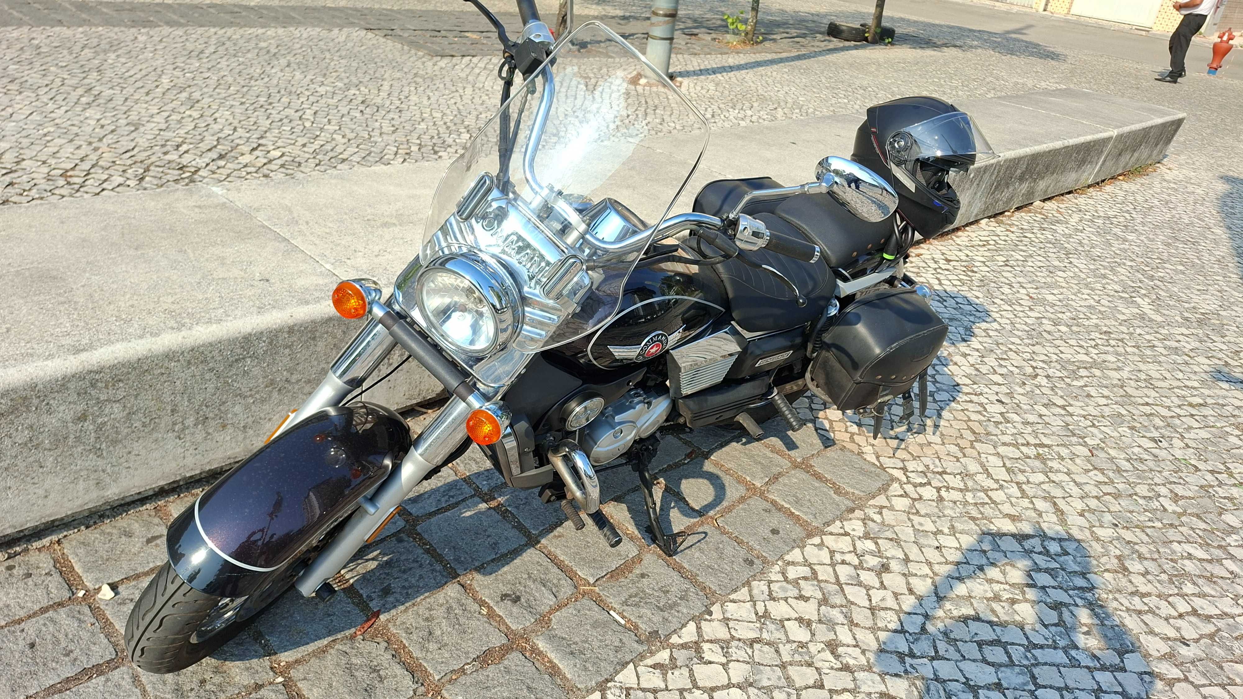 Moto renegade classic em muito bom estado