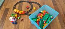 Legos varios inclui pista e comboio
