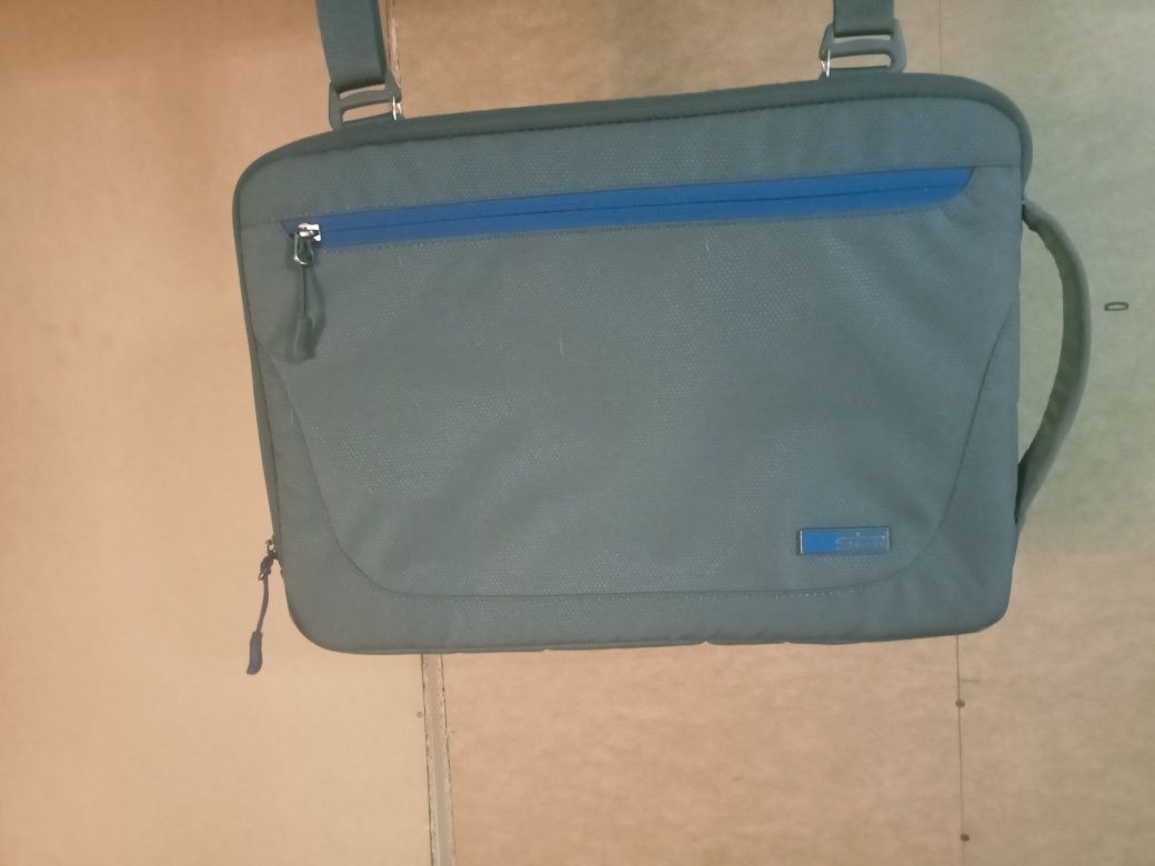 Torba na laptop do 11", producent stm.

Torba posiada wewnętrzną kiesz