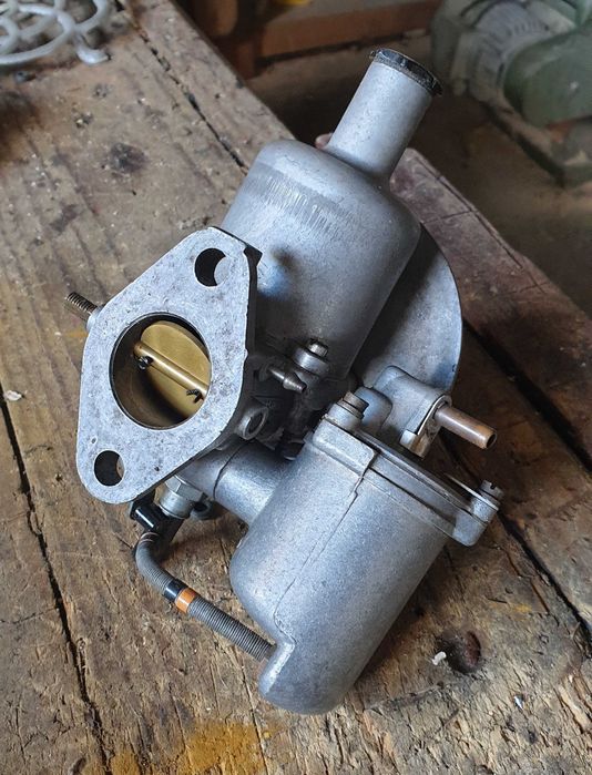 Volante e carburador de carro - Vintage,  retro, antigo