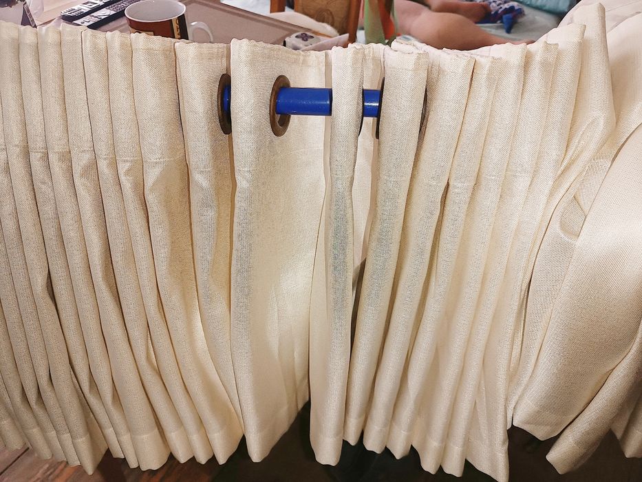 Długi szal podsufitowy 13,80 M .