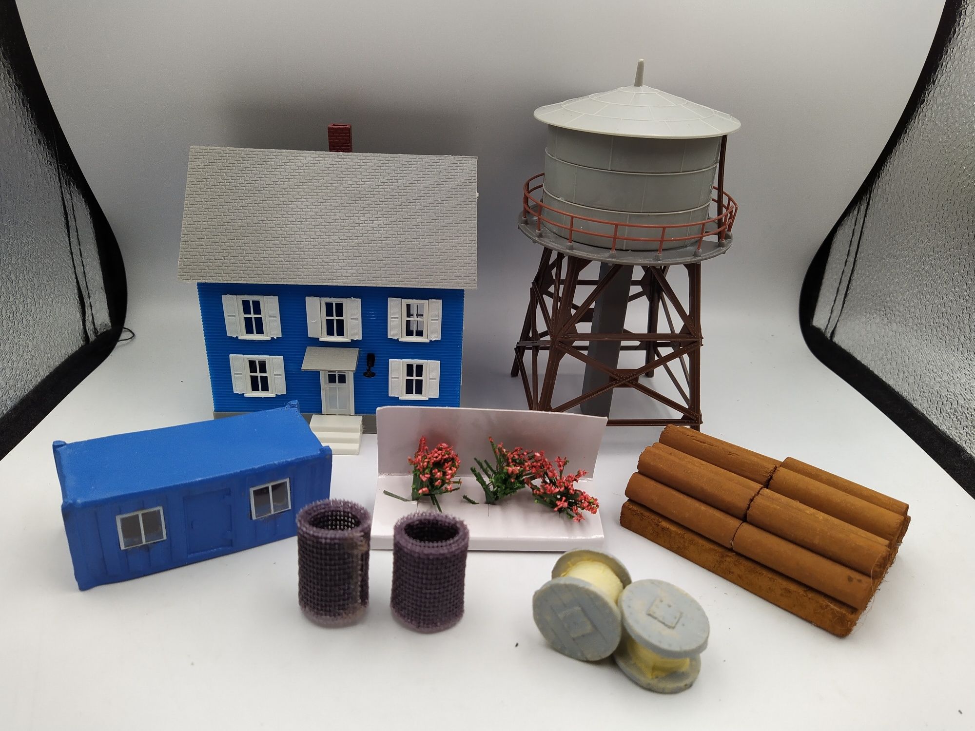 Domki krzaki bale diorama makieta zestaw Eaglemoss 1:87 H0