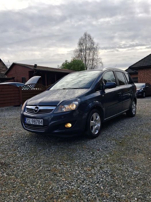 Opel Zafira Super stan , Serwisowany, 7-osobowy, Hak holowniczy , Tempomat