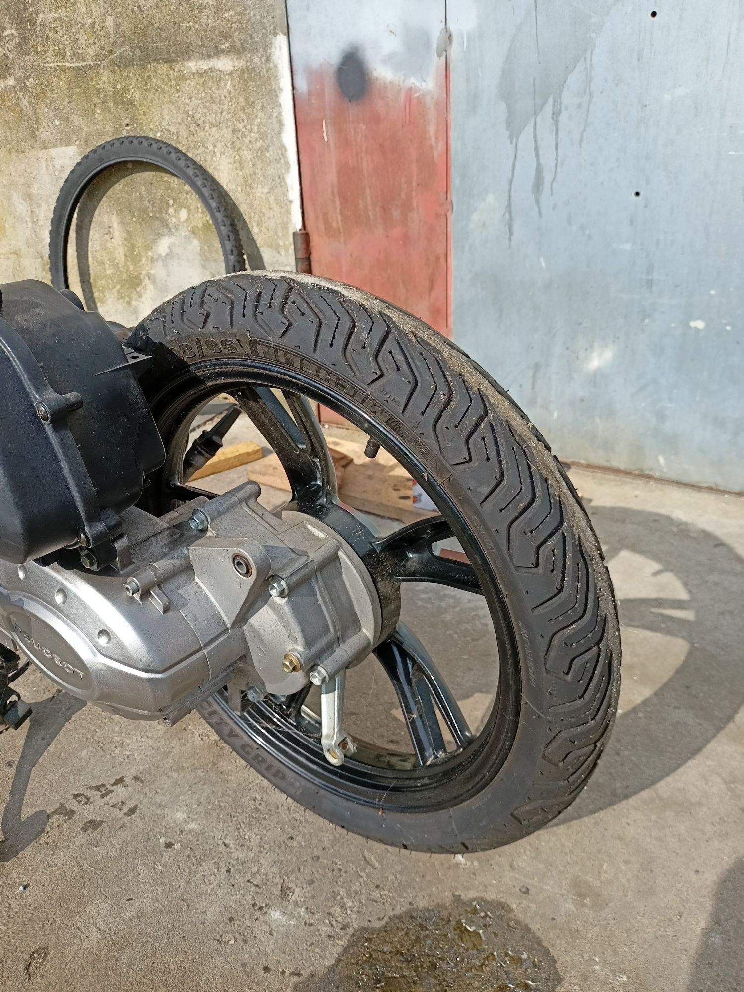 Silnik peugeot tweet 50