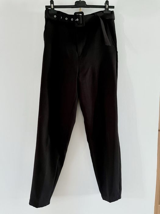 Czarny garnitur damski