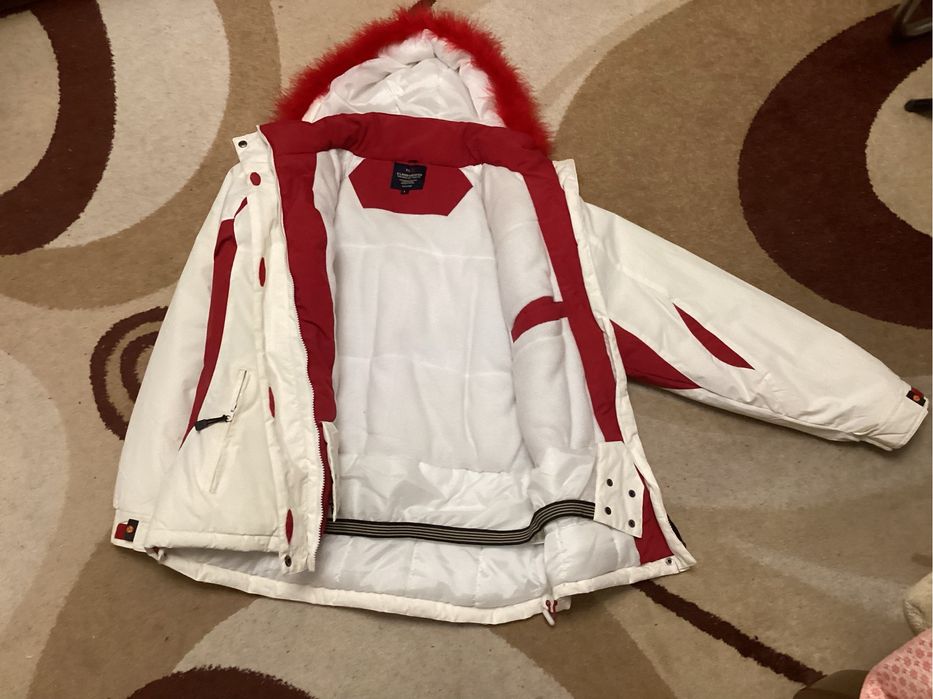 Продам куртку зимнюю, легкую, фирменную качественную, размер 48!