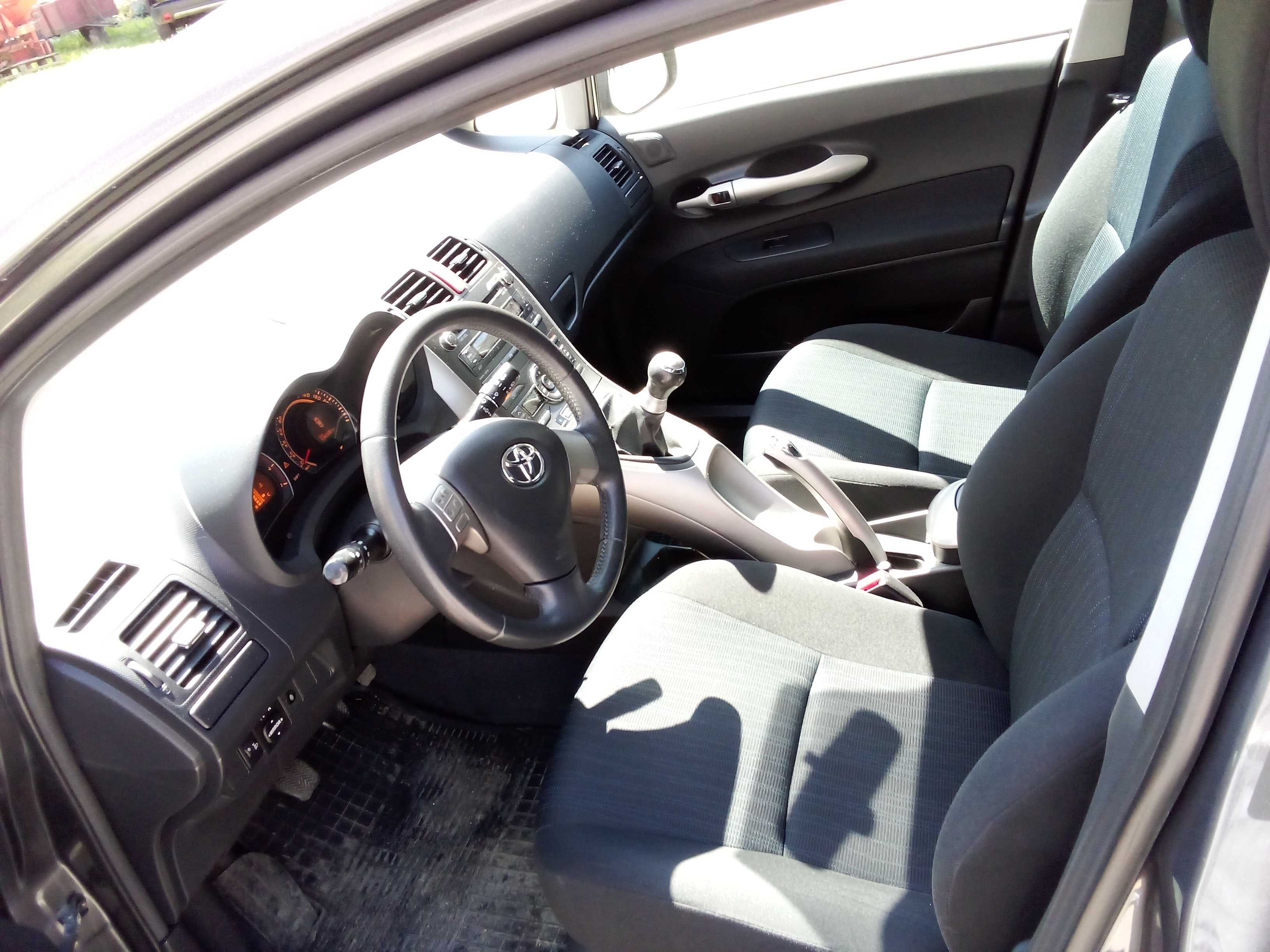 Toyota auris 1,6 benzyna 2008