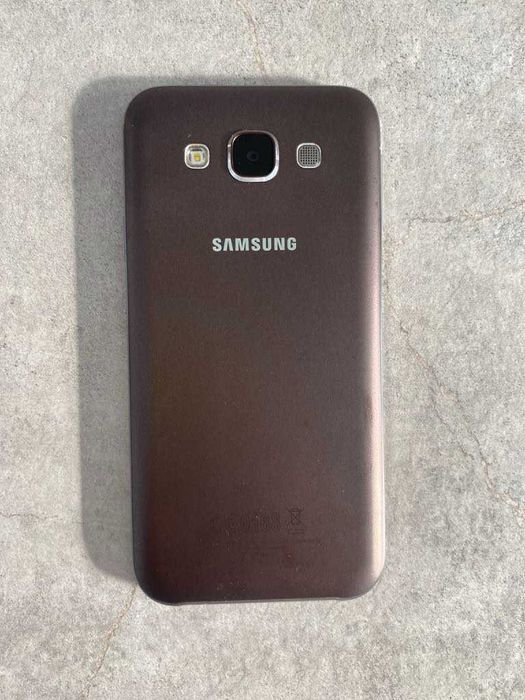 TELEFON komórkowy Samsung Galaxy E5 2017