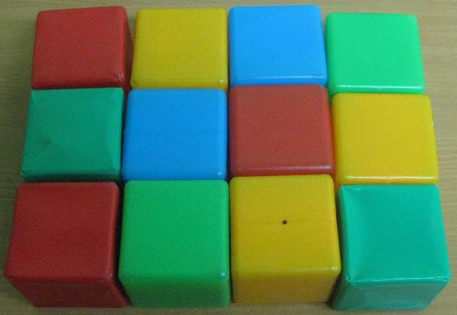 215_ Игровой набор. Большие пластмассовые кубики 8 Х 8 см (12 шт.)