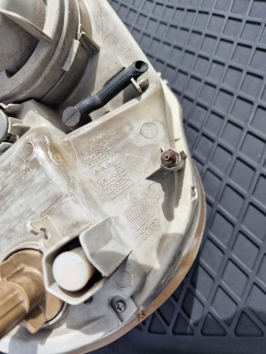 Farol esquerdo Kia Rio