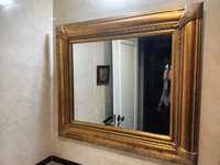 Espelho dourado de madeira
