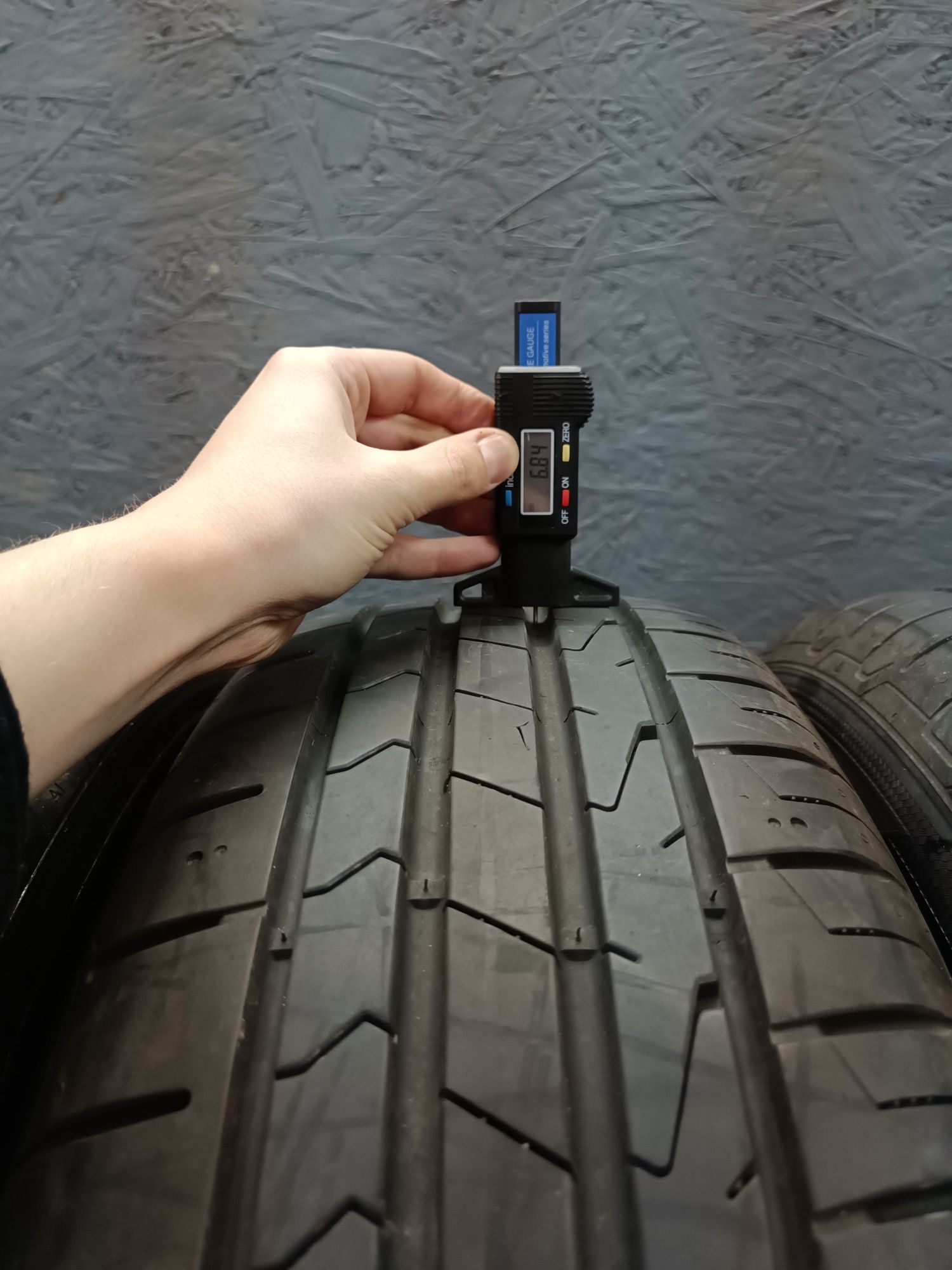 215 65 17 Літо 22 рік 6.5+ мм Hankook Ventus Prime 3x