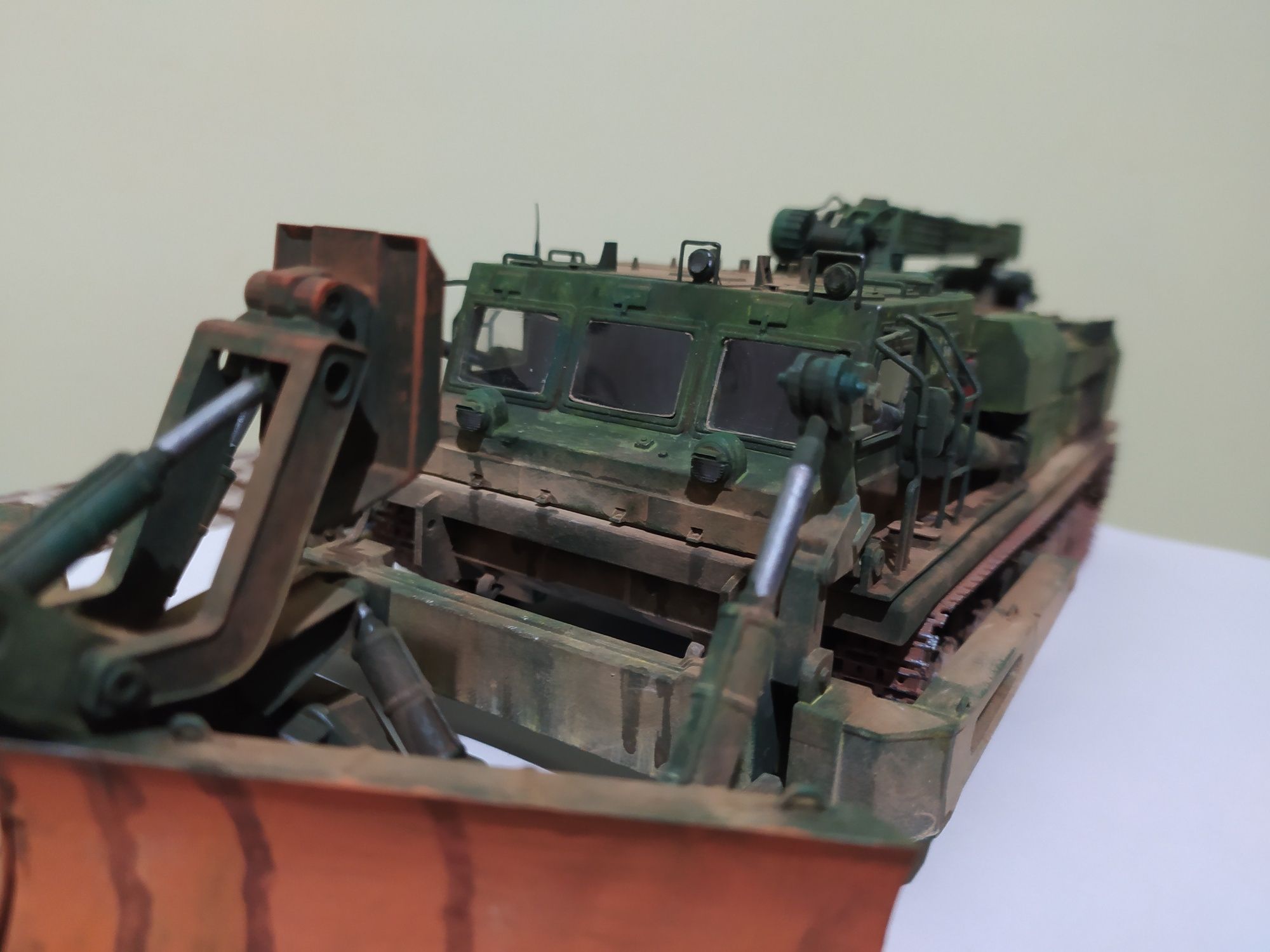 Модель танка, тягача, 1:35