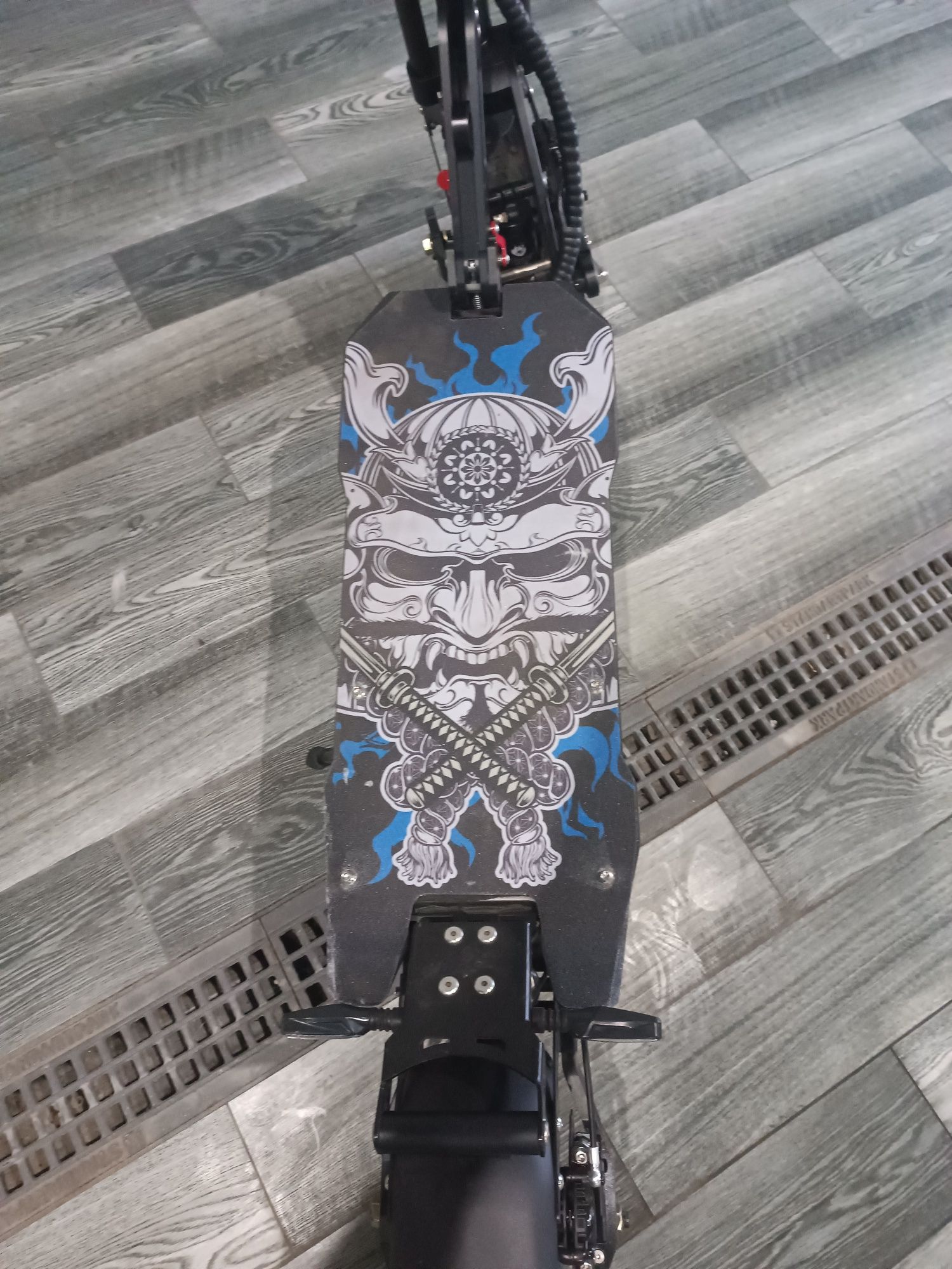 Электросамокат Двухмоторный E-Scooter Tesla 2600 (4000W, 60V, 26Ah)