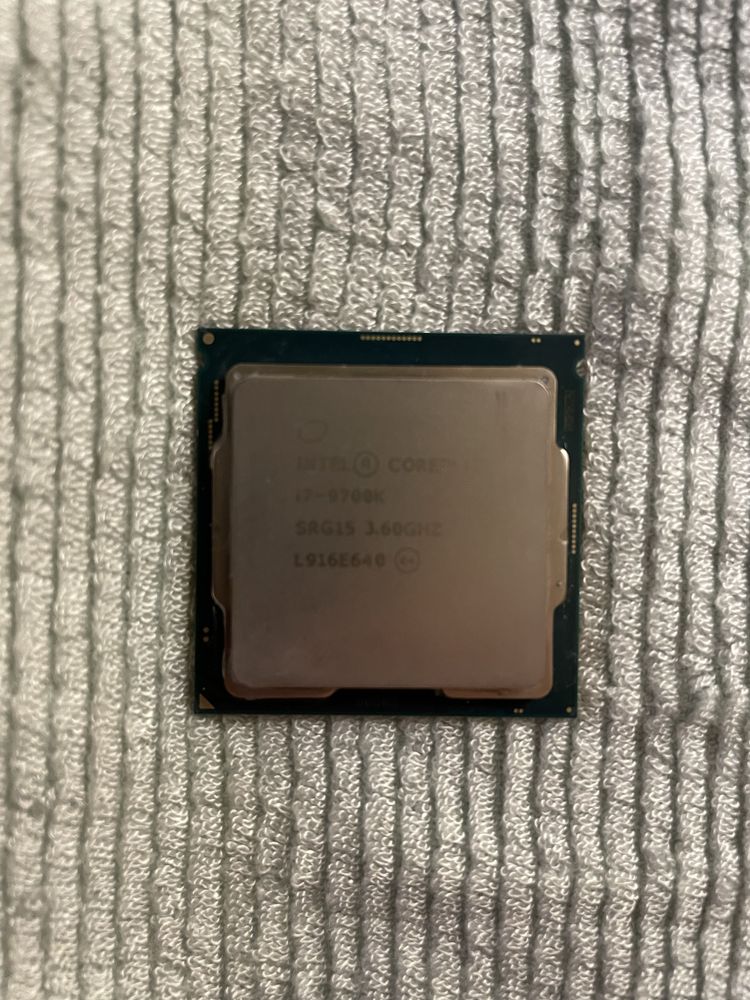 Процесор Intel Core i7-9700k 8 ядер
