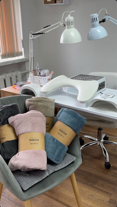 Манікюр, нарощування, педикюр Борщагівка (Квадрат). В кабінеті