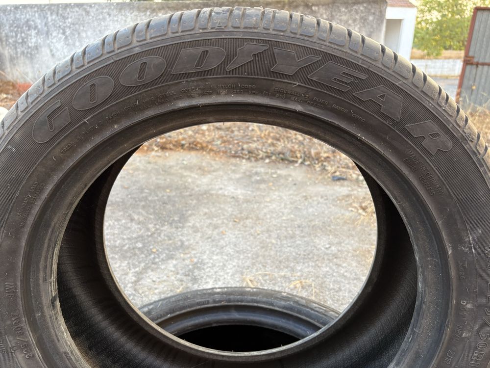 2 Pneus usados Good Year 225/50 R17