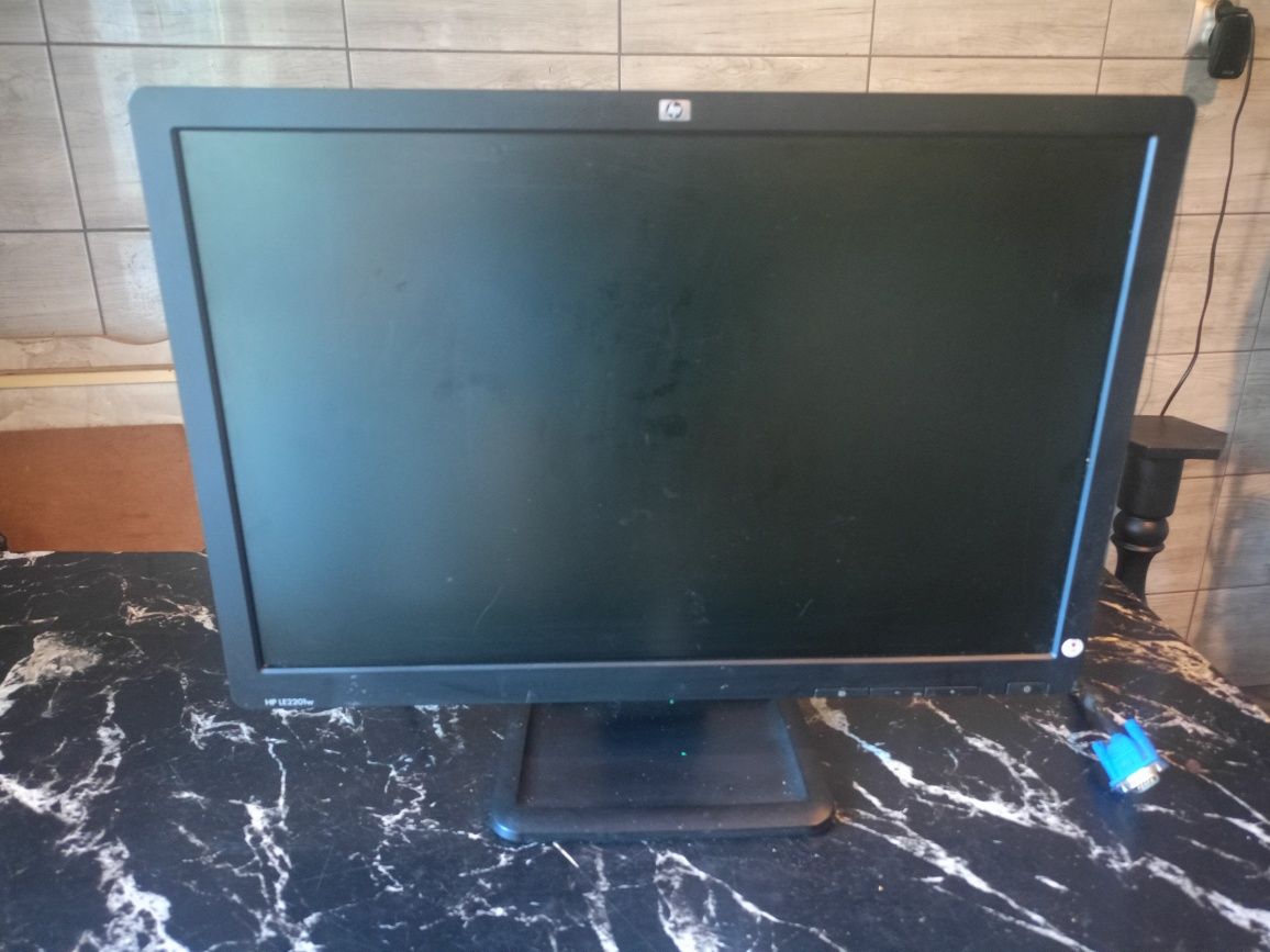 Komputer stacjonarny Dell optiplex 780 plus akcesoria