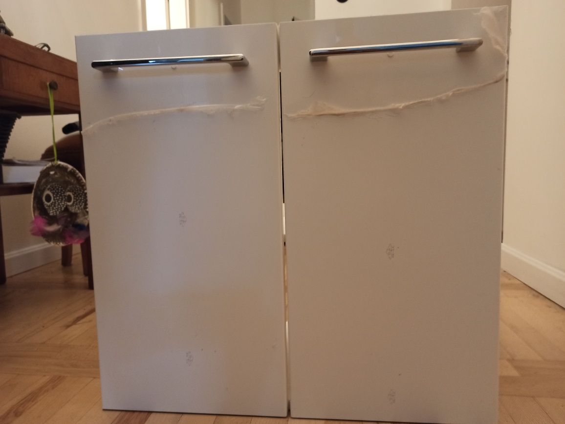 Nowa szafka pod umywalkę