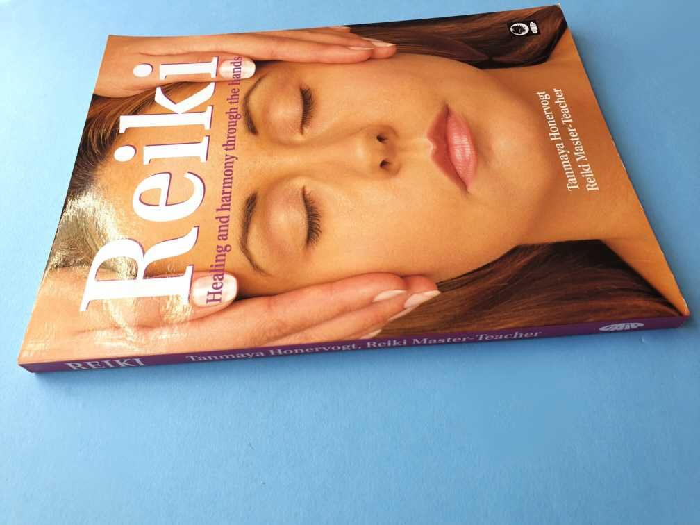 Livro "Reiki - Healing and Harmony Through the Hands"