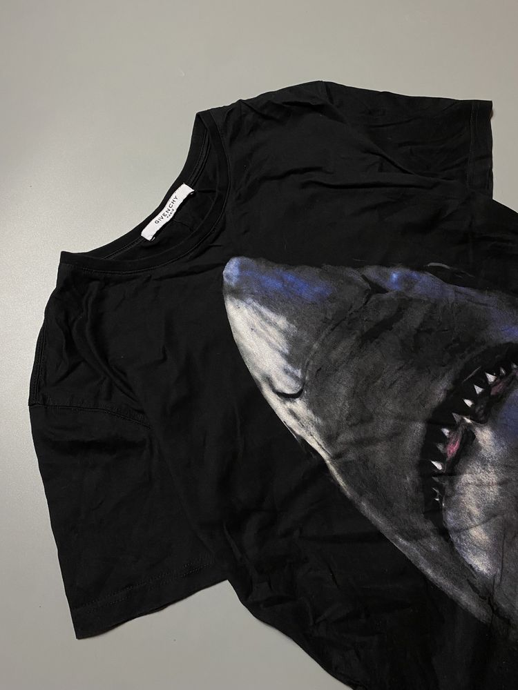 Оригинальная футболка Givenchy Shark