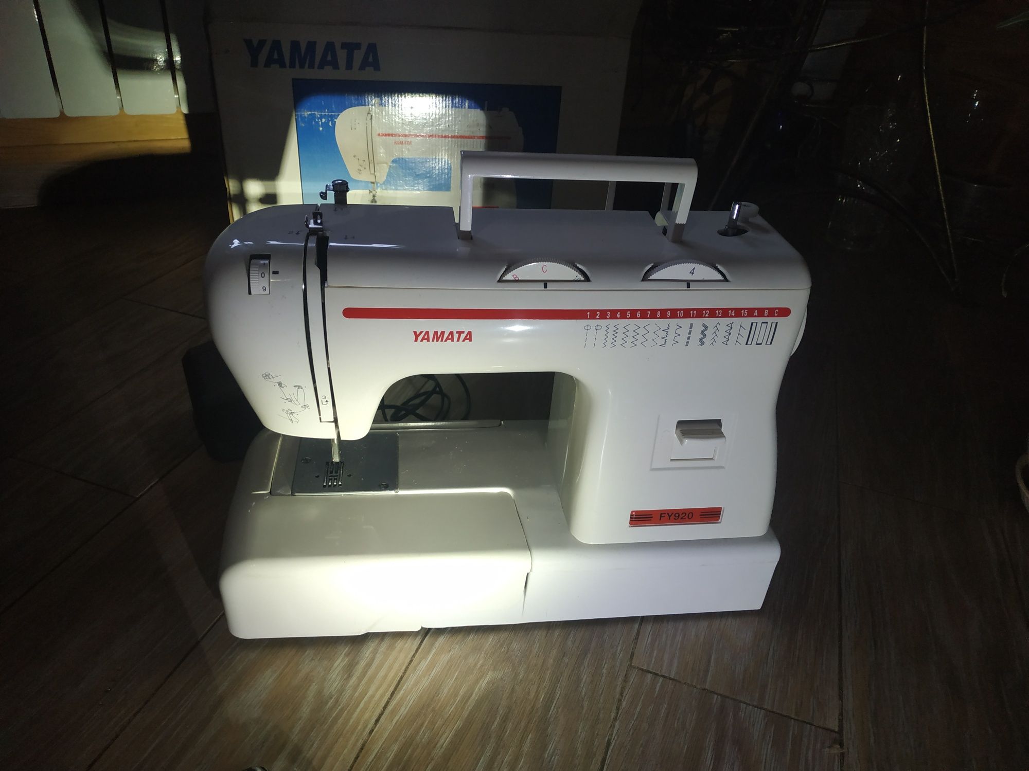 Продам новую Швейную машину Yamata FY 920.