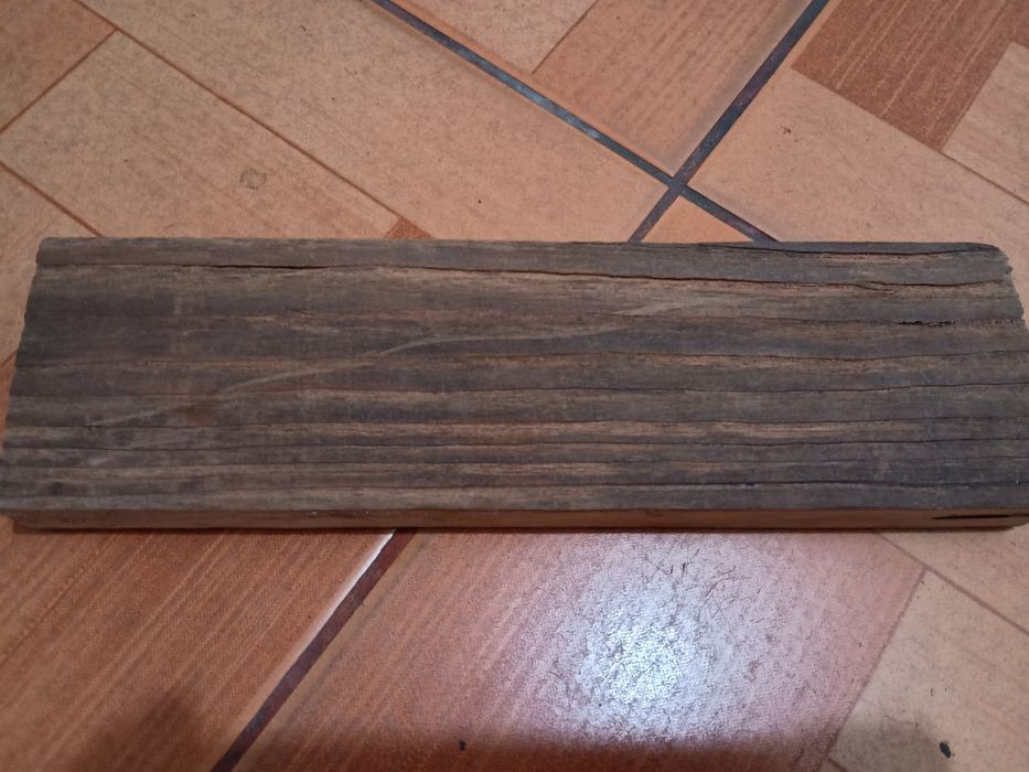 Stare deski na ścianę