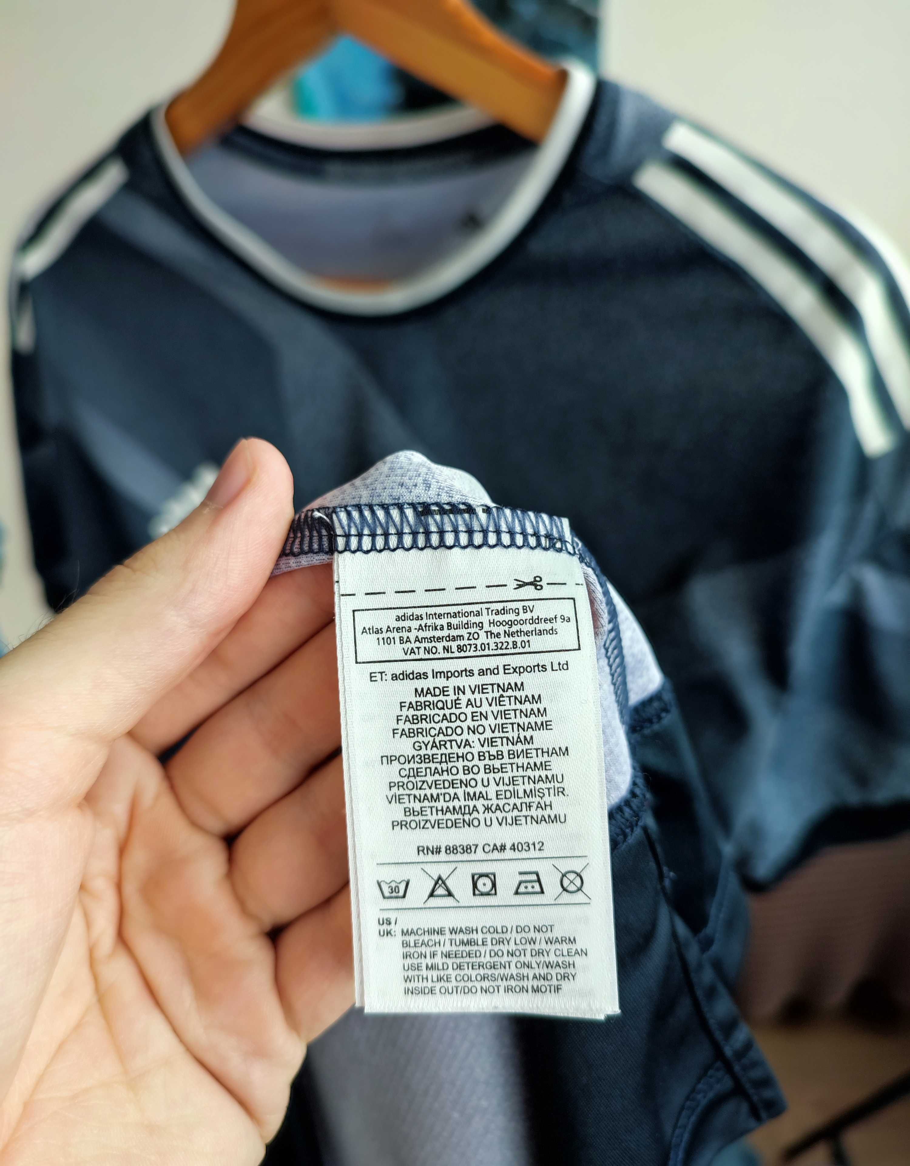 Оригінальна футболка Adidas