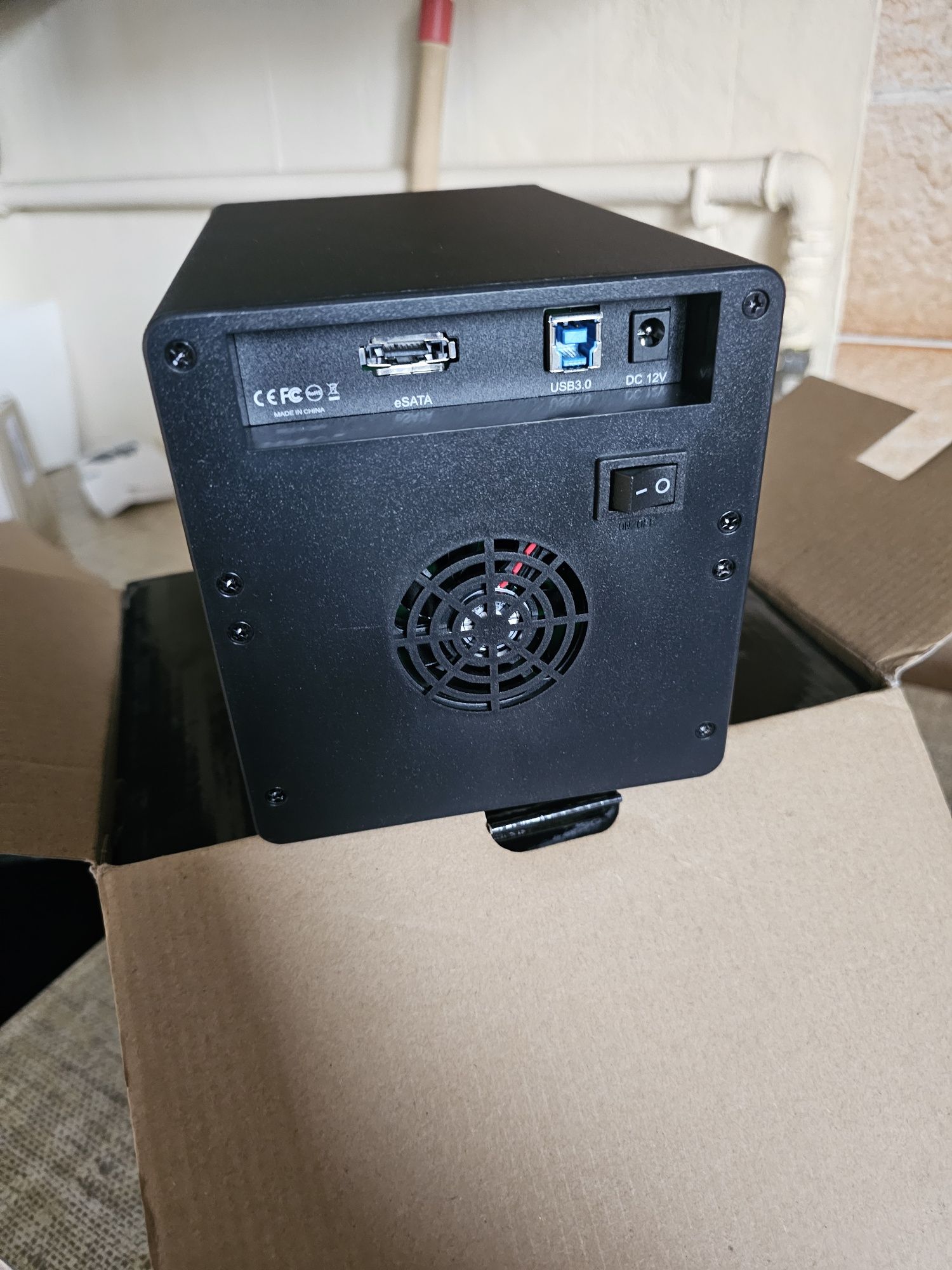 obudowa zewnętrzna na dyski twarde (HDD/SSD),