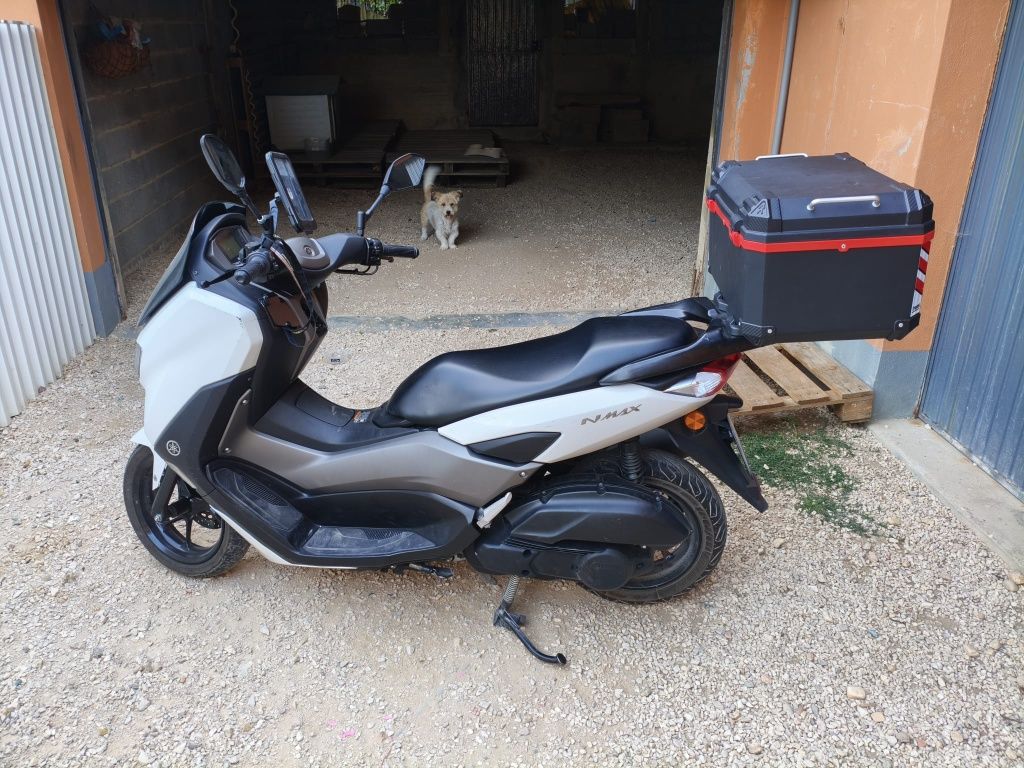 Vendo Yamaha nmax 2023