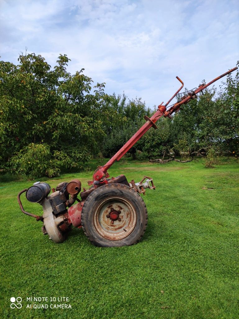 Traktor traktorek dzik ogrodowy glebogryzarka ciągnik ciagniczek DDR
