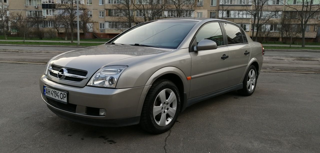 Opel Vectra C 2003 р. Седан. 1.8 МТ - ідеальний стан. Пробіг 167 тис.