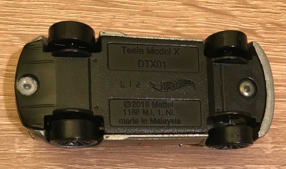 Hot Wheels  Tesla Model X szara  Wyprzedaż Kolekcji !