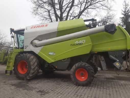 Kombajn zbożowy Claas Tucano 440 (2012 r.)