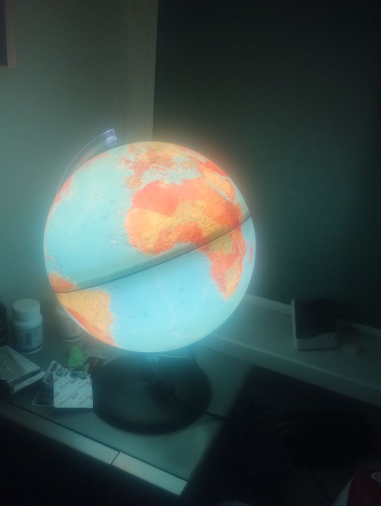 Lampka bjurkowa globus