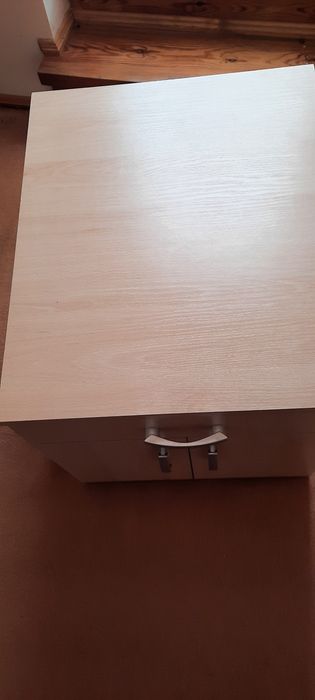 Szafka nocna w bardzo dobrym stanie
