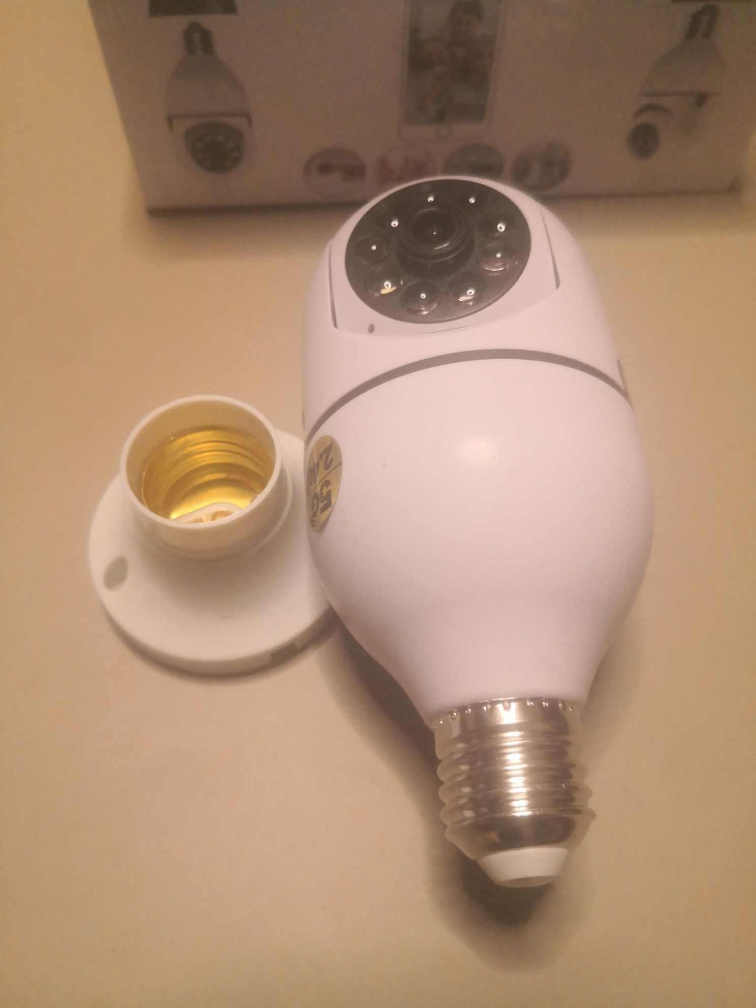 Уличная камера лампочка Yi iot camera