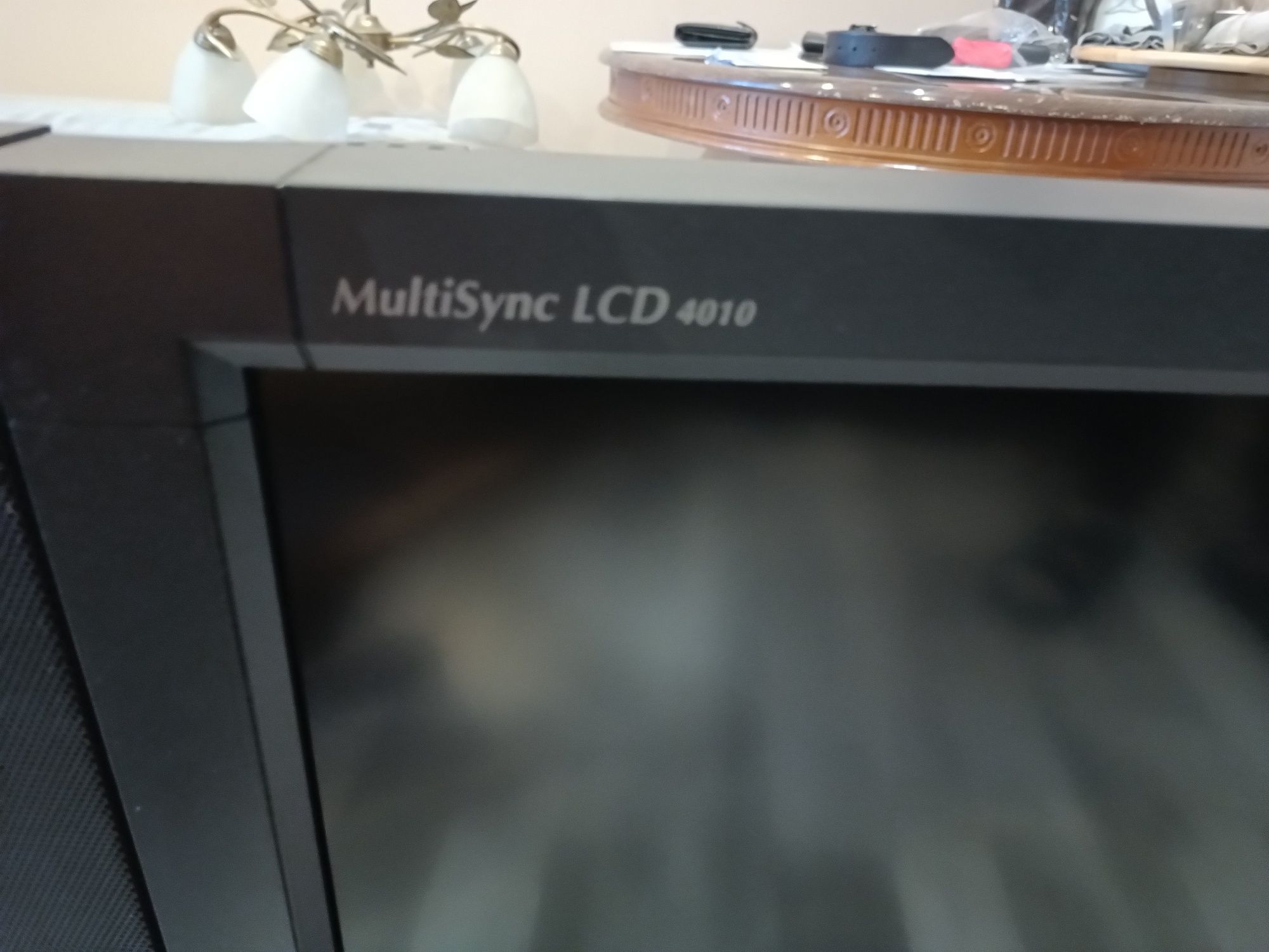 Monitor Nec MultiSync LCD4010 40"