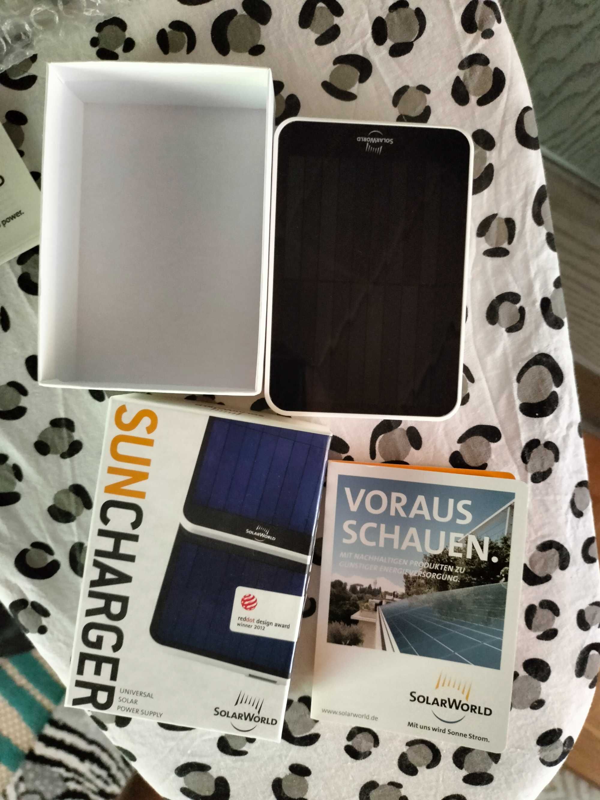 SolarWorld SunCharger — портативний пристрій.