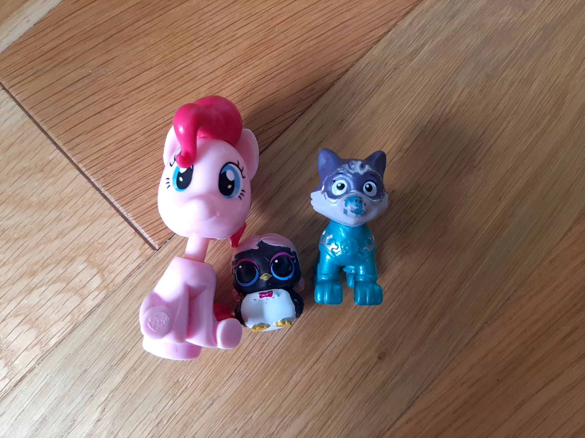 Trzy Figurki Pingwin  Psi Patrol Everest i Pinkie Pie My Little Pony