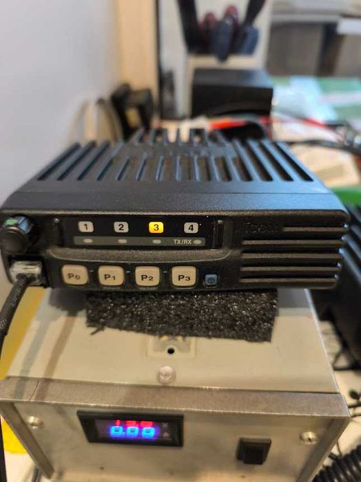 Продам професійний ФМ трансивер IC-F111S , 2м, 45Вт, 8 пам"ятей