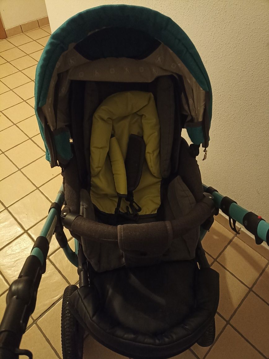 Sprzedam wózek 3w1 z adapterami