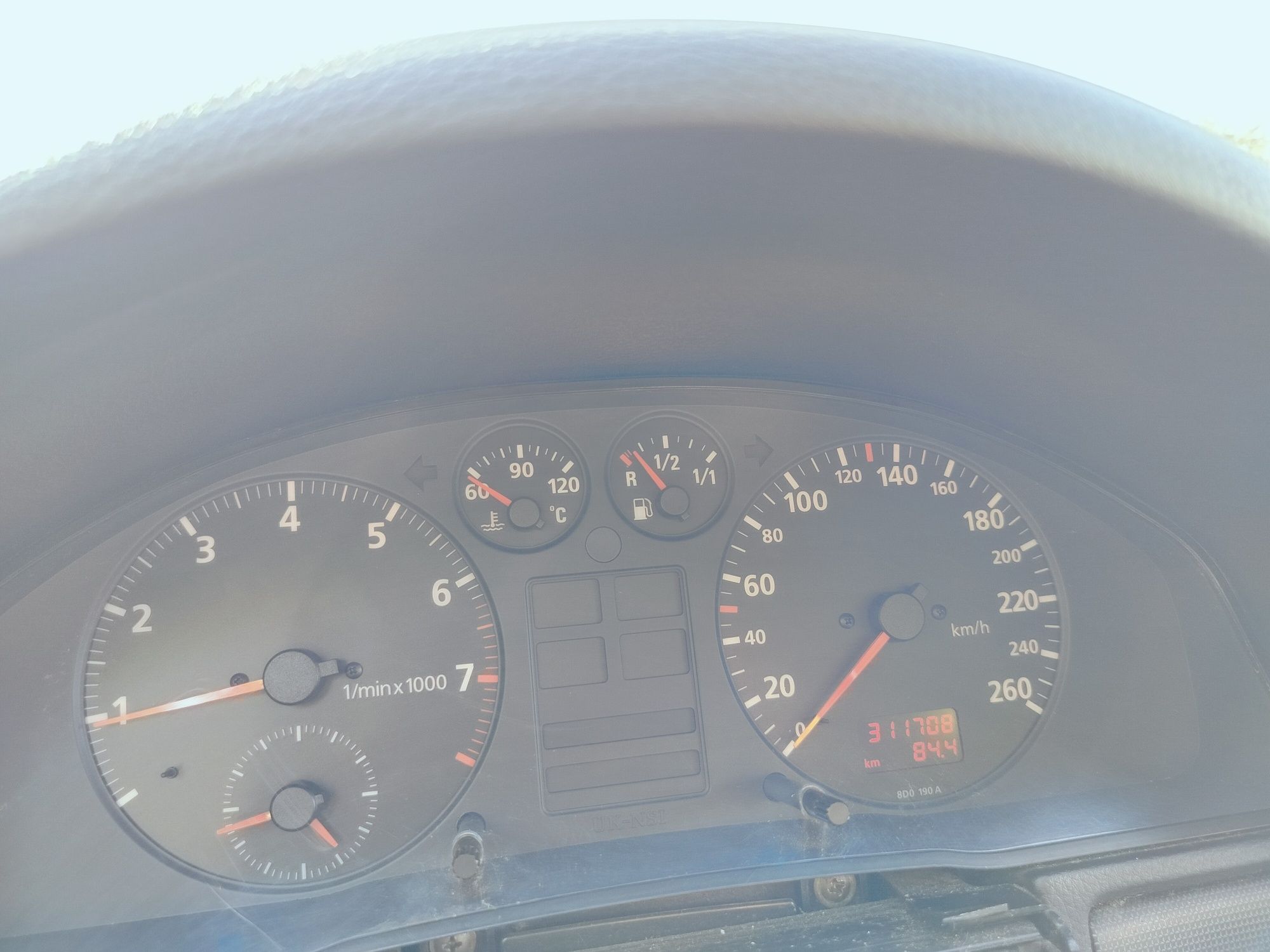 Audi A4 1.6 Benzyna