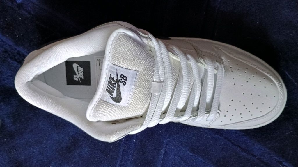 Nike SB Dunk Low Pro Iso Buty (white black white)
Nr produktu.: 161137