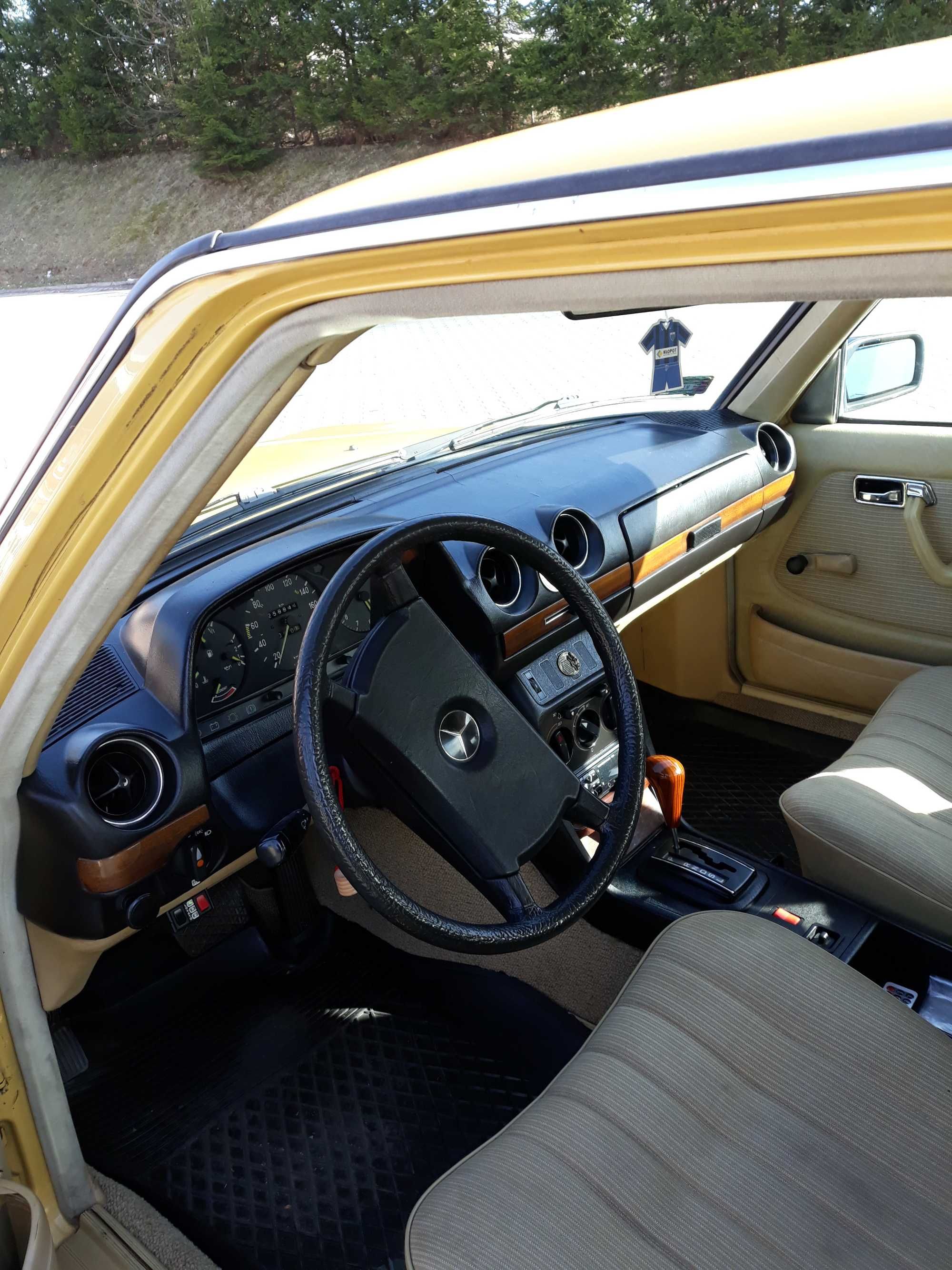 Sprzedam samochód Mercedes -Benz 123