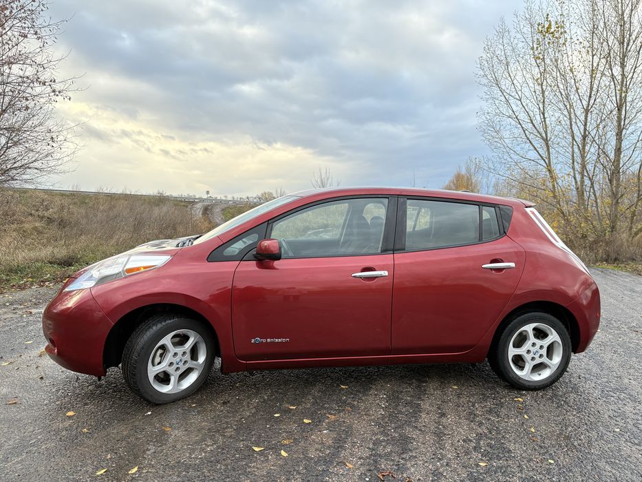 Nissan Leaf  2013
