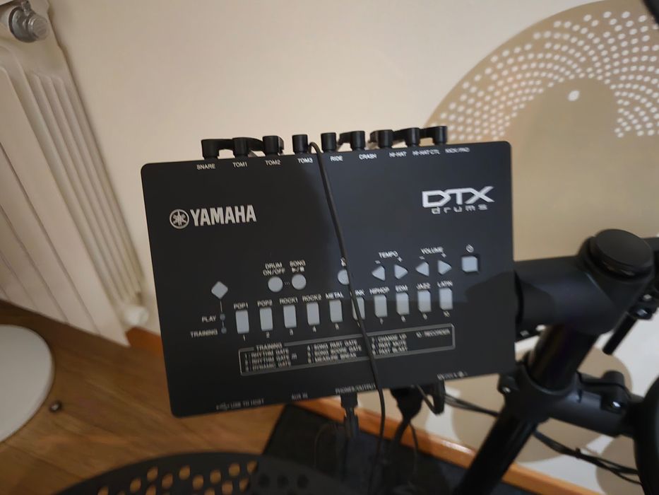 Bateria Electrónica Yamaha DTX-452K + tapete e assento
