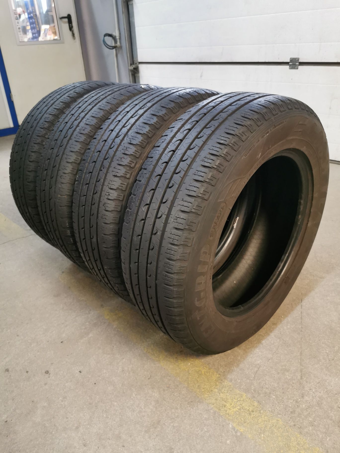 Komplet opon 225/65R17 Goodyear EFFICIENT GRIP SUV 4X4
