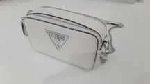 Mala senhora Guess nova